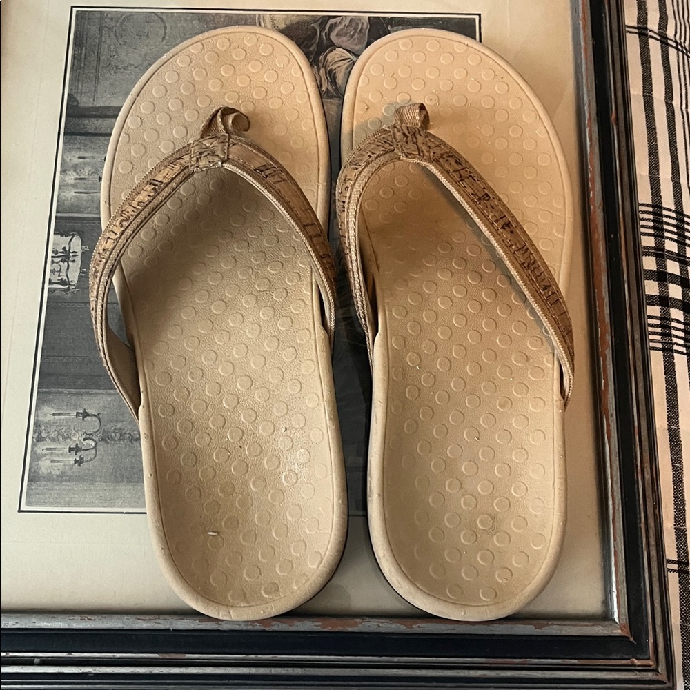 Vionic Tide II Gold Cork Thong Sandals